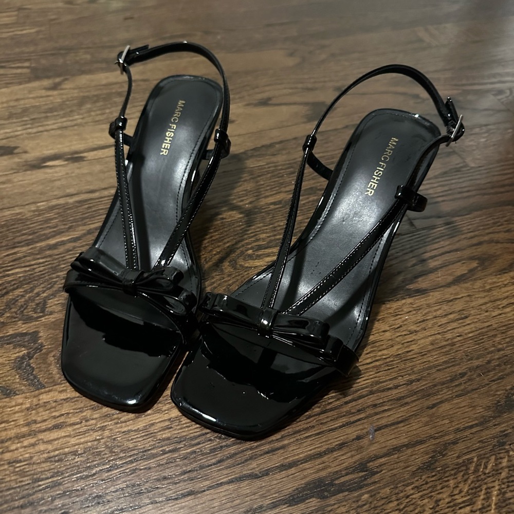 NWOT Marc Fisher Danzy Black Heeled Sandals - Women’s Size 10